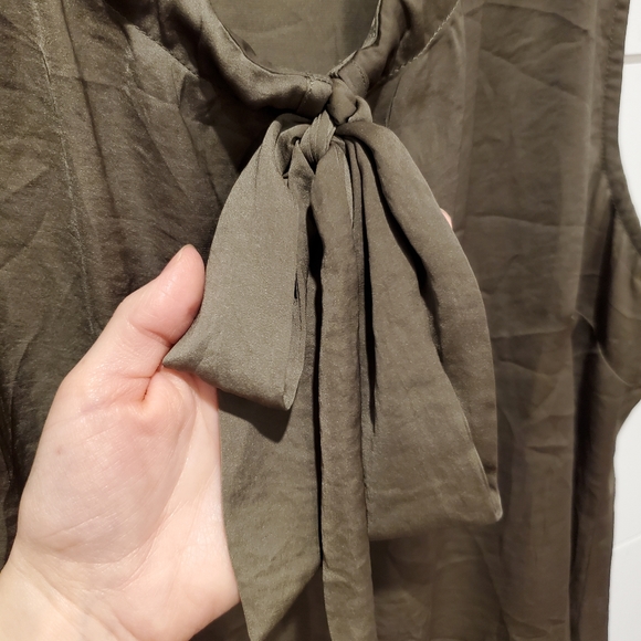 Cabi M tank top olive green oversized long shirt flowy lightweight sleeveless - Picture 4 of 16